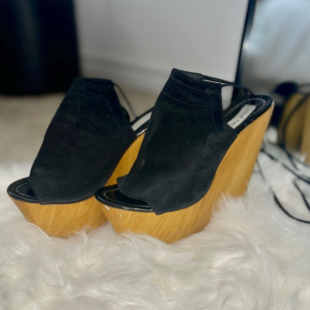 Steve Madden Bonelli Peep Toe Platform Lace-Up Black Wedge - Size 7